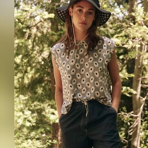 The Great Outdoors  boxy trail tank Blue Floral Muscle Tank Small S